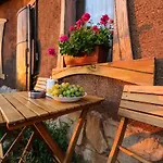 Βίλα панорама хаус и еко къщи дървена и землянка Leshten