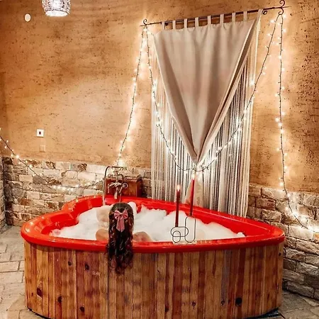 Villa панорама хаус и еко къщи дървена и землянка *