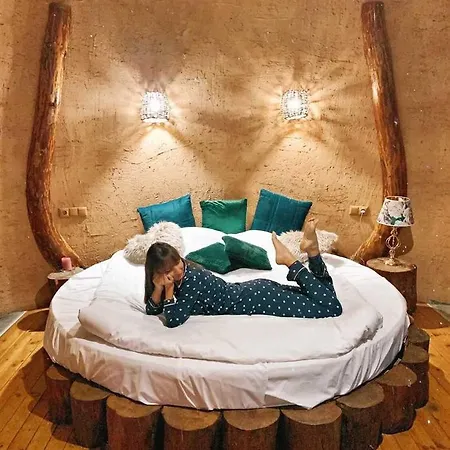 панорама хаус и еко къщи дървена и землянка Lesten