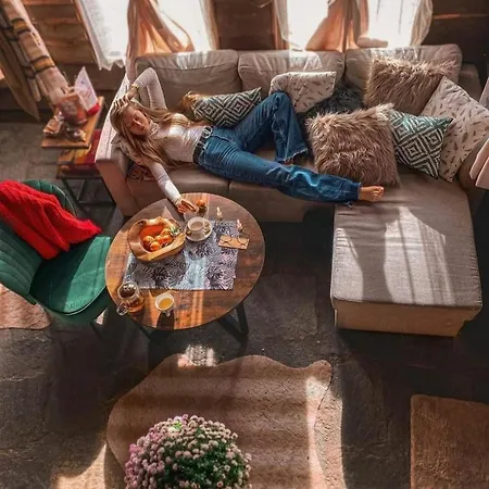 панорама хаус и еко къщи дървена и землянка Лештен