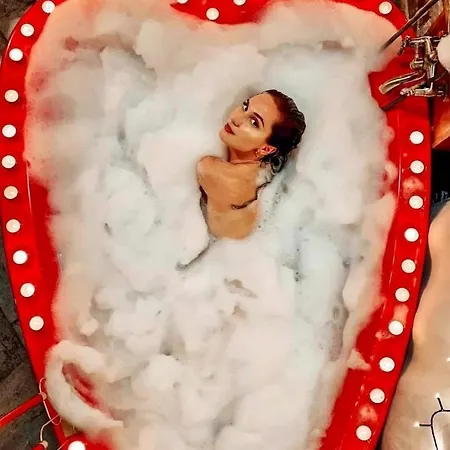 панорама хаус и еко къщи дървена и землянка Вилла Лештен