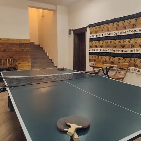 панорама хаус и еко къщи дървена и землянка Лештен