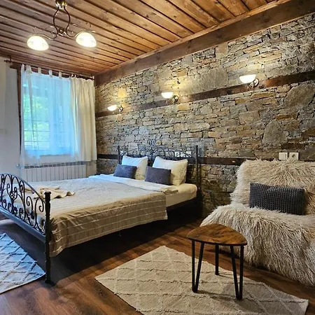 Вилла панорама хаус и еко къщи дървена и землянка Лештен