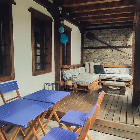 панорама хаус и еко къщи дървена и землянка Лештен