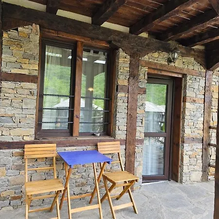 панорама хаус и еко къщи дървена и землянка 莱什顿
