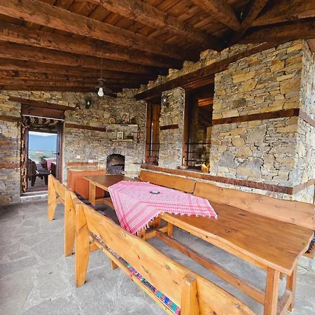 Villa панорама хаус и еко къщи дървена и землянка Lesten