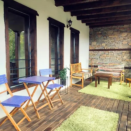 панорама хаус и еко къщи дървена и землянка Villa