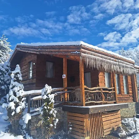 панорама хаус и еко къщи дървена и землянка Leshten