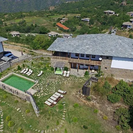 Villa панорама хаус и еко къщи дървена и землянка