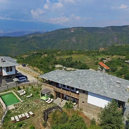 Villa панорама хаус и еко къщи дървена и землянка