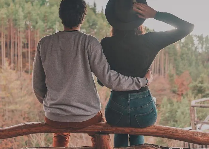 Луксозна вила панорама хаус и еко къщи дървена и землянка Лещен