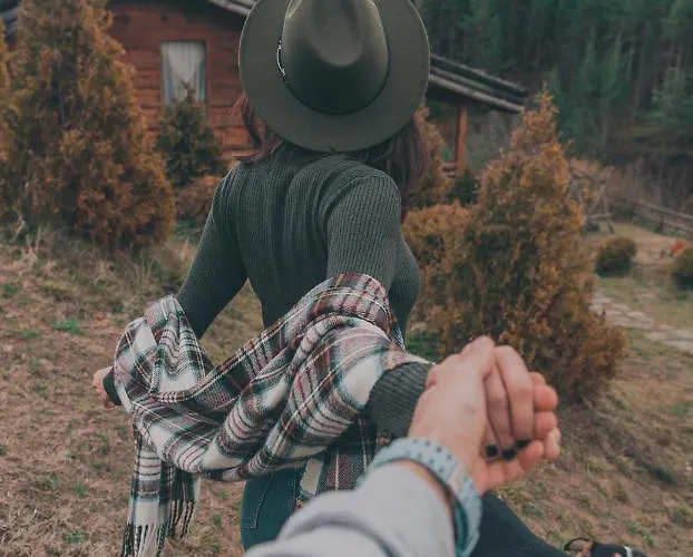 Луксозна вила панорама хаус и еко къщи дървена и землянка *