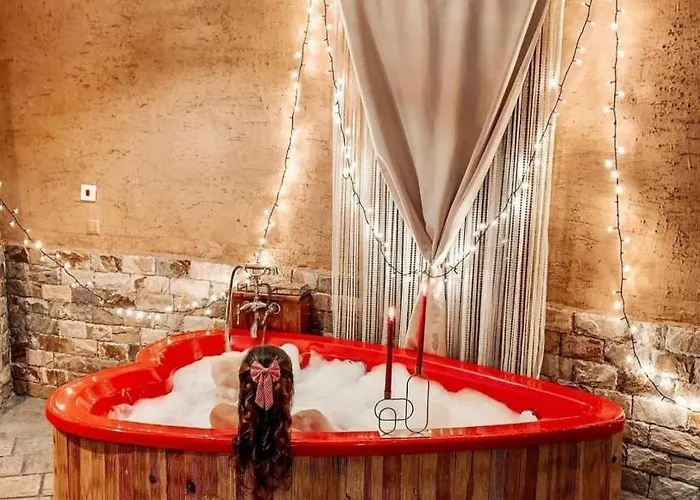 Луксозна вила панорама хаус и еко къщи дървена и землянка *