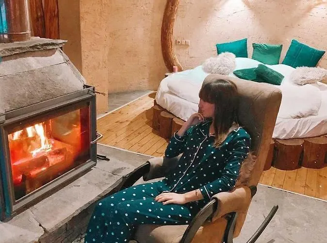 панорама хаус и еко къщи дървена и землянка Villa Leshten