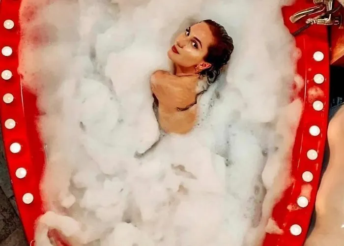 панорама хаус и еко къщи дървена и землянка Луксозна вила Лещен