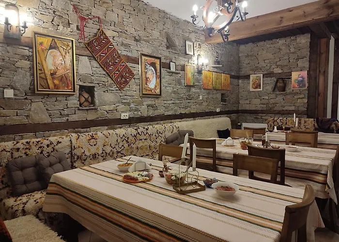 панорама хаус и еко къщи дървена и землянка Villa Leshten