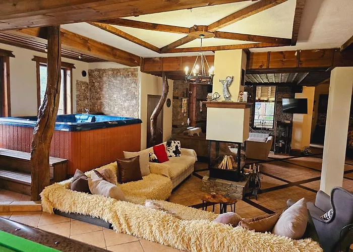 Луксозна вила панорама хаус и еко къщи дървена и землянка