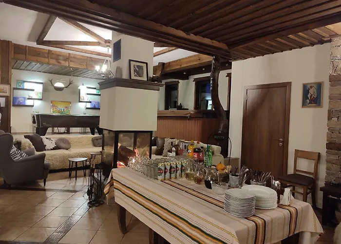 панорама хаус и еко къщи дървена и землянка Лещен