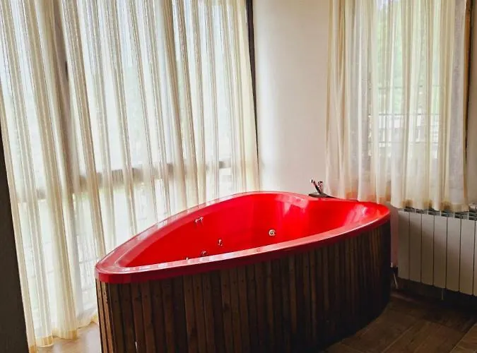 панорама хаус и еко къщи дървена и землянка Луксозна вила Лещен