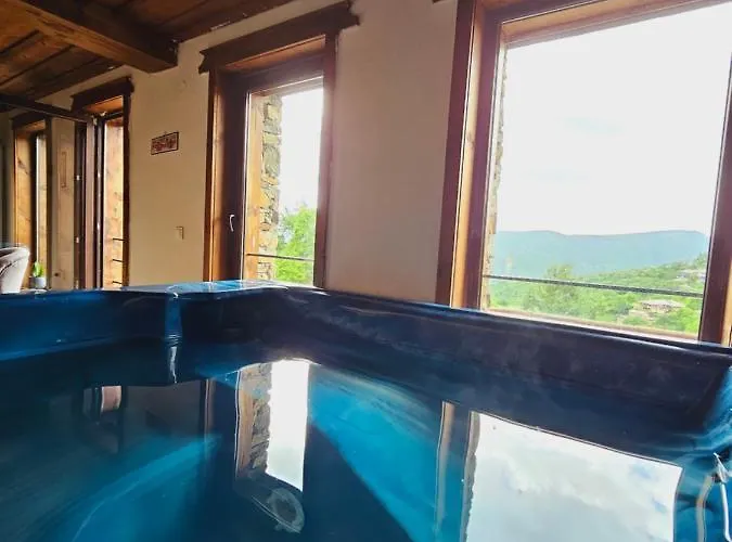 Луксозна вила панорама хаус и еко къщи дървена и землянка