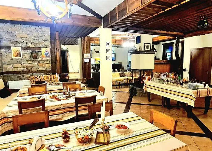 панорама хаус и еко къщи дървена и землянка Villa Leshten