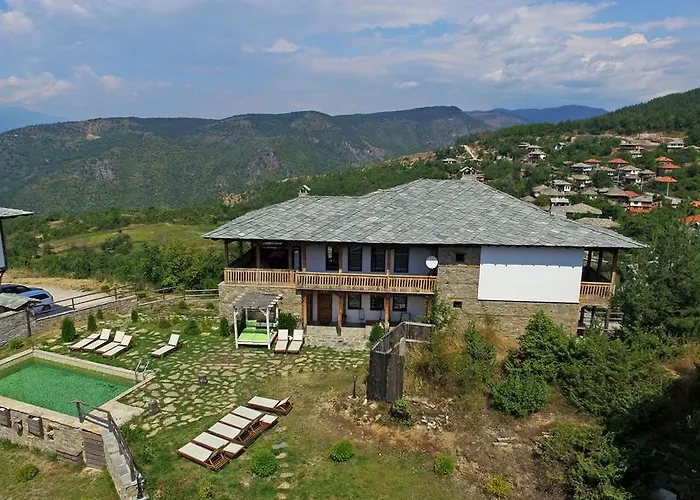 Villa панорама хаус и еко къщи дървена и землянка *