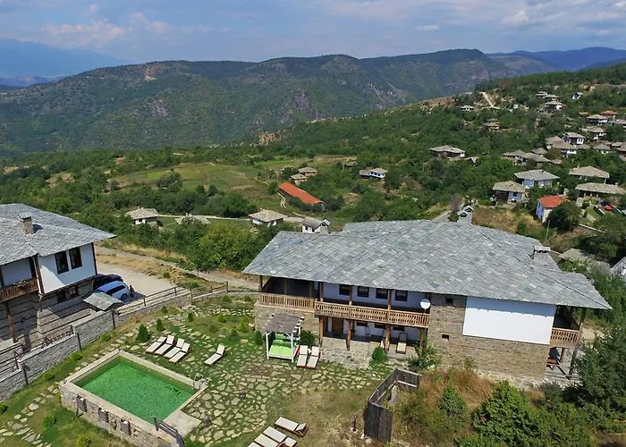 Луксозна вила панорама хаус и еко къщи дървена и землянка *