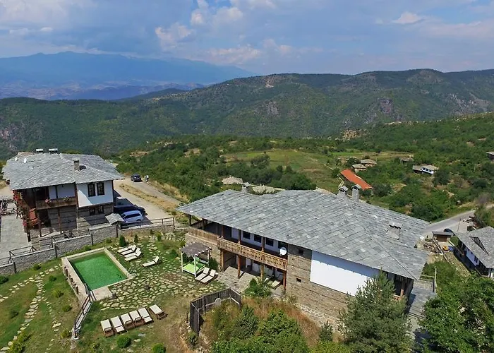 Villa панорама хаус и еко къщи дървена и землянка